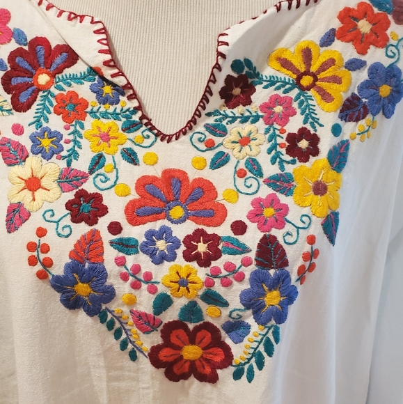 The Liliana Blouse 2x - Picture 4 of 4